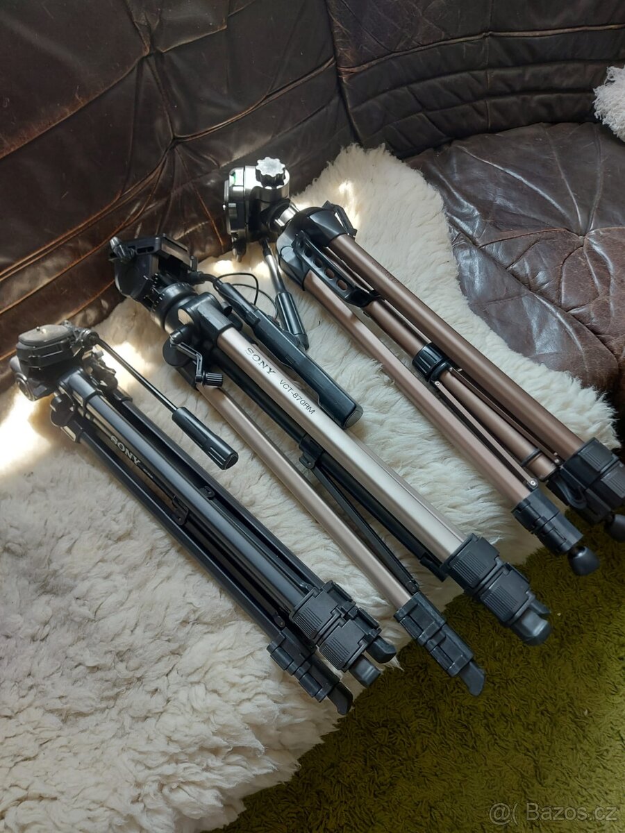 Mix stativů Sony, Hama - 3