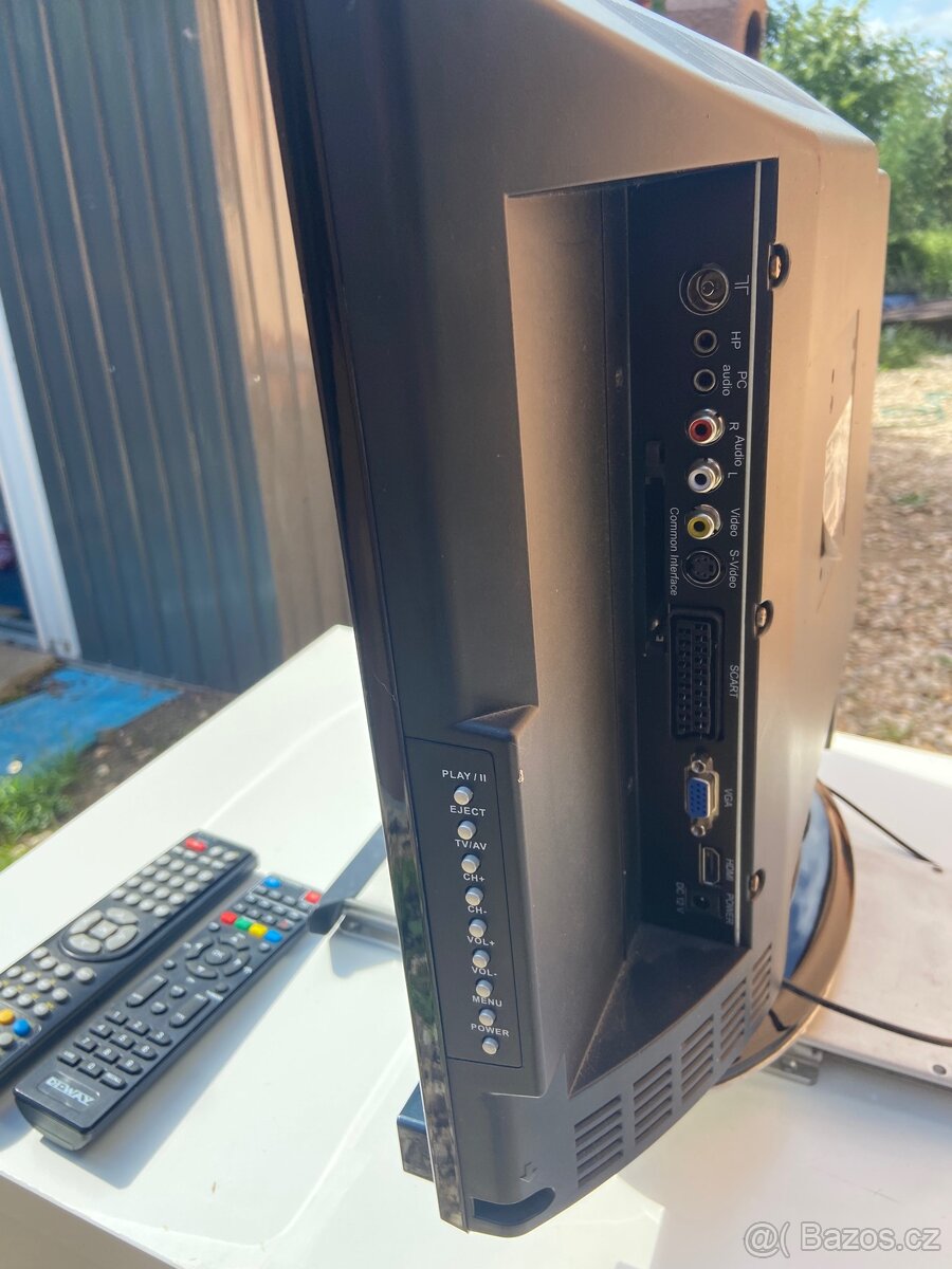 Televize 12V + set top box - 3