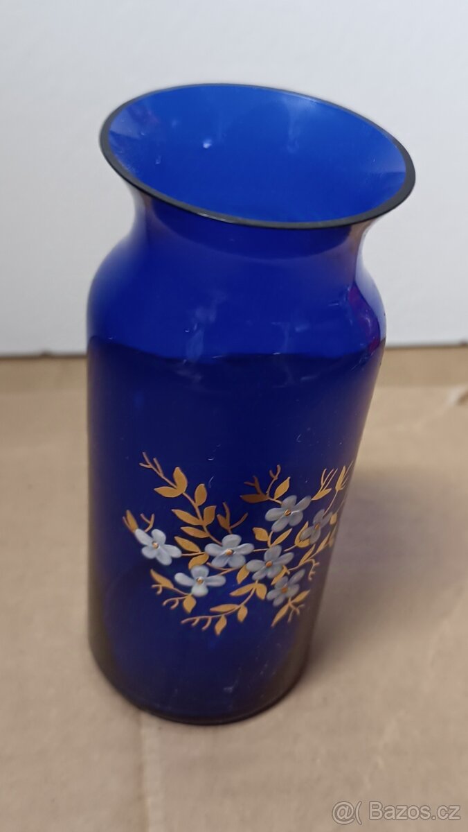 skleněná váza z modrého (kobaltového) skla s ručně malovaným - 3