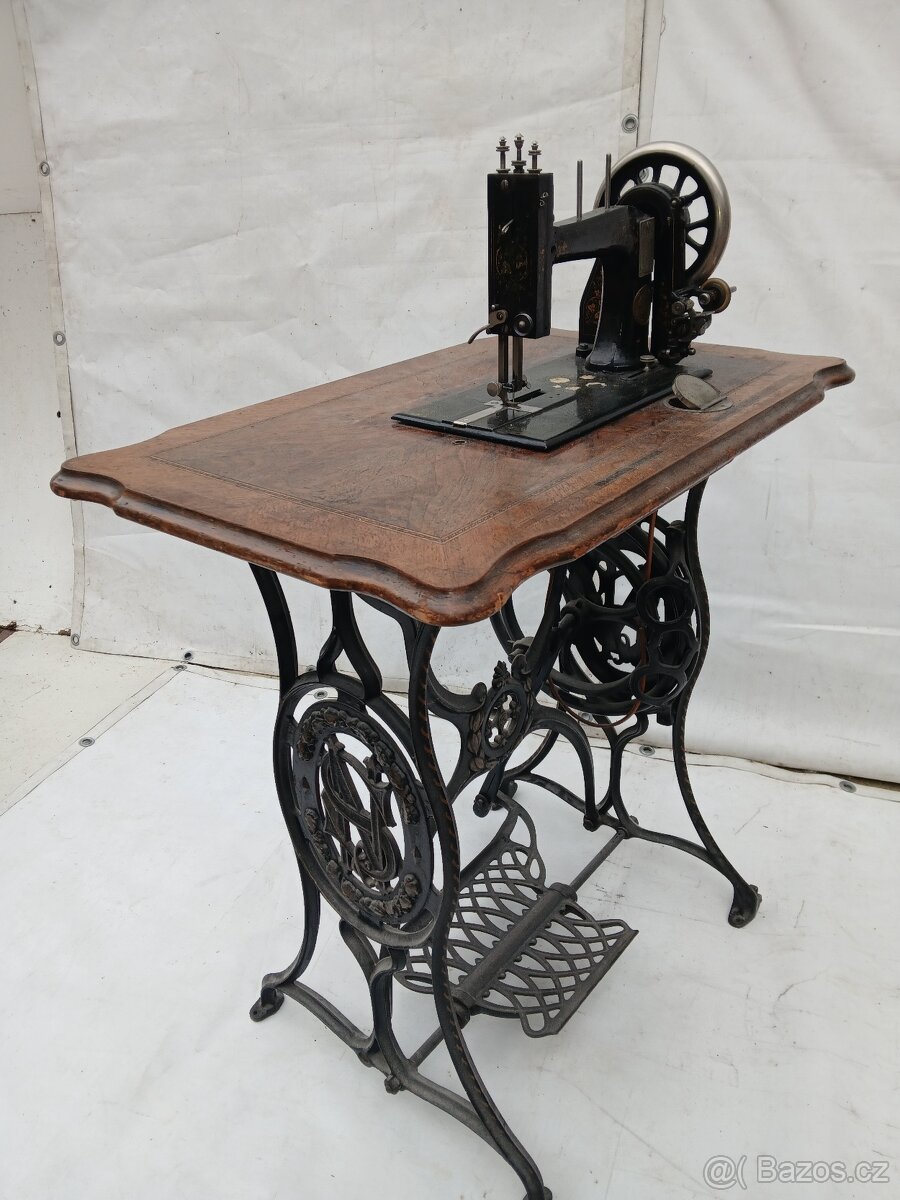 Šicí stroj stary - 3