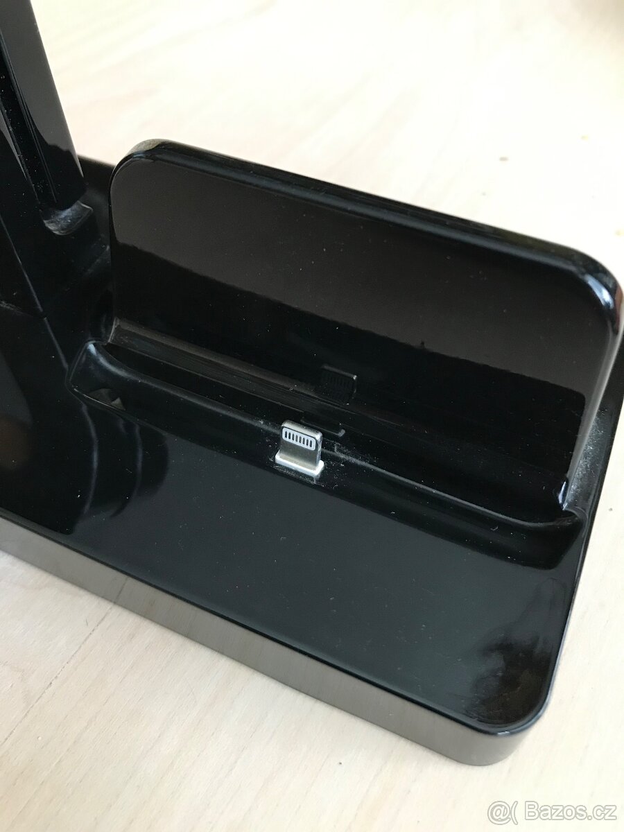 STOJÁNEK NA IPHON A WATCH - 3