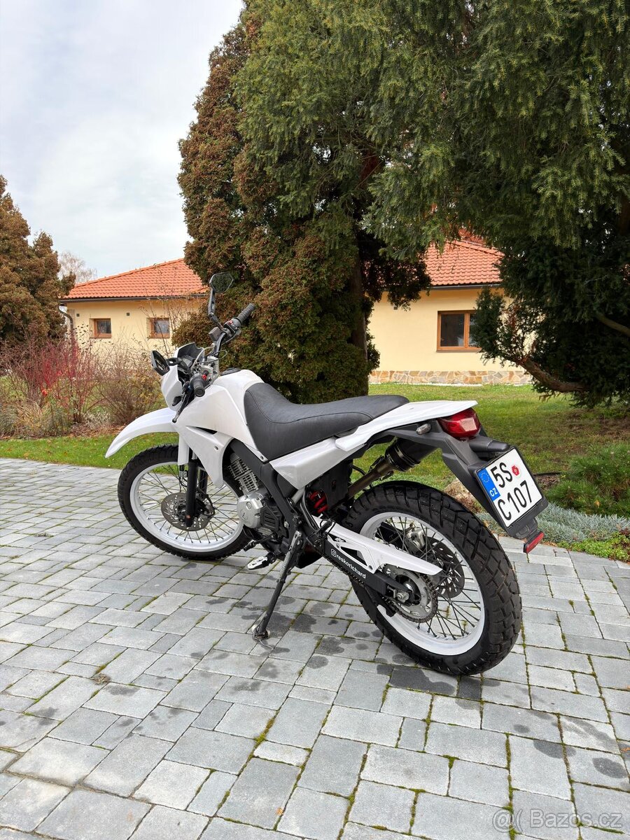 YAMAHA XT 125 R - 3