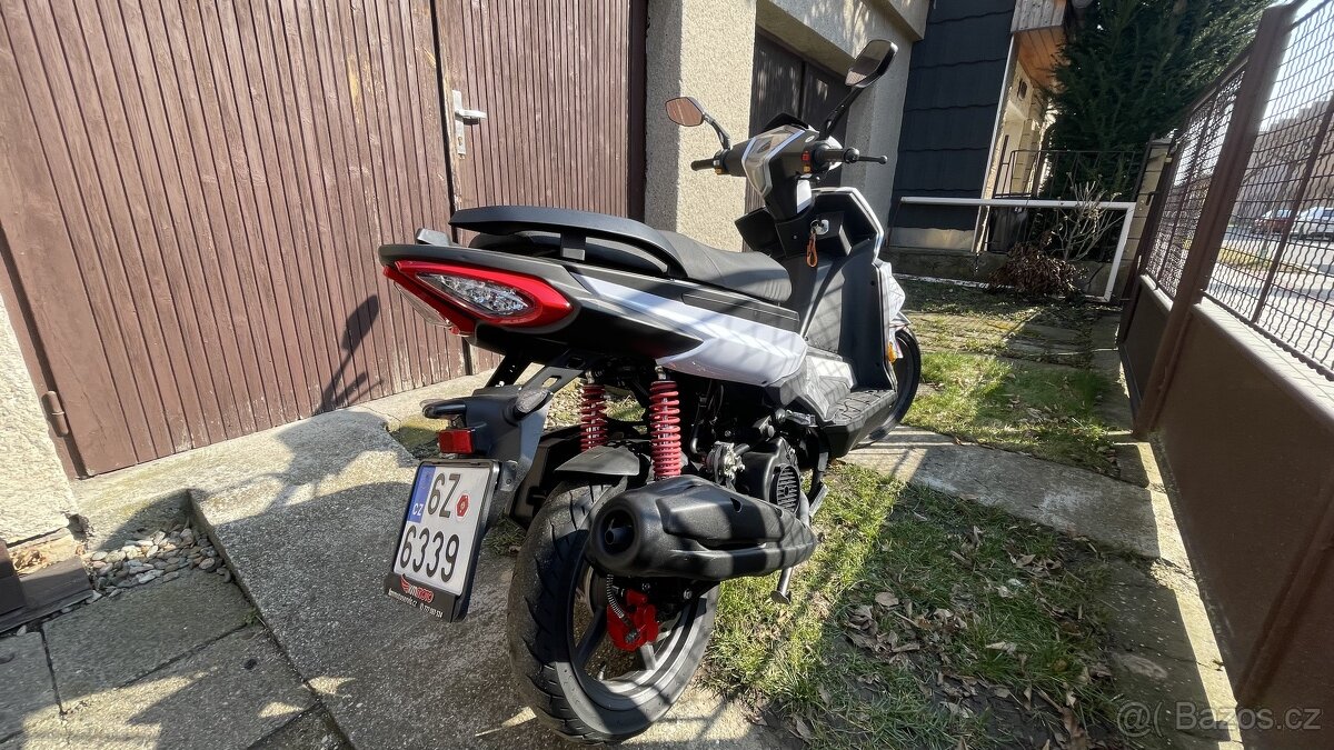 Skůtr Maxon 125 - 3