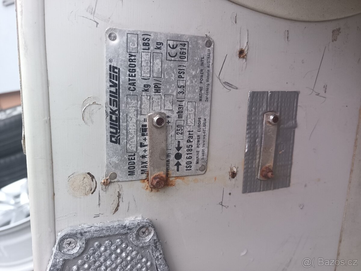 Motorový člun Quiksilver - 3