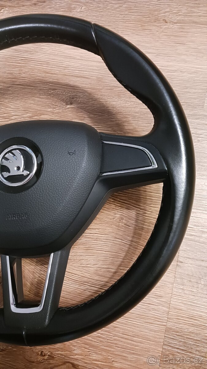 Zachovalý Tříramenný kožený volant Škoda - 3