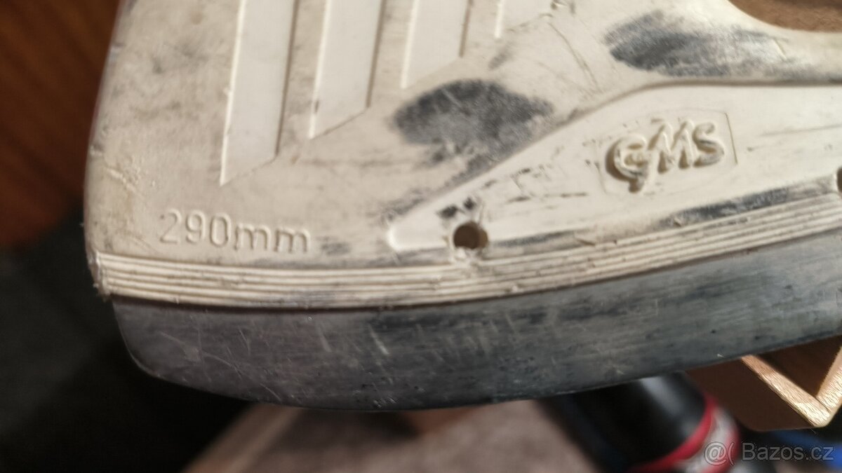 Hokejové vybavení - 3