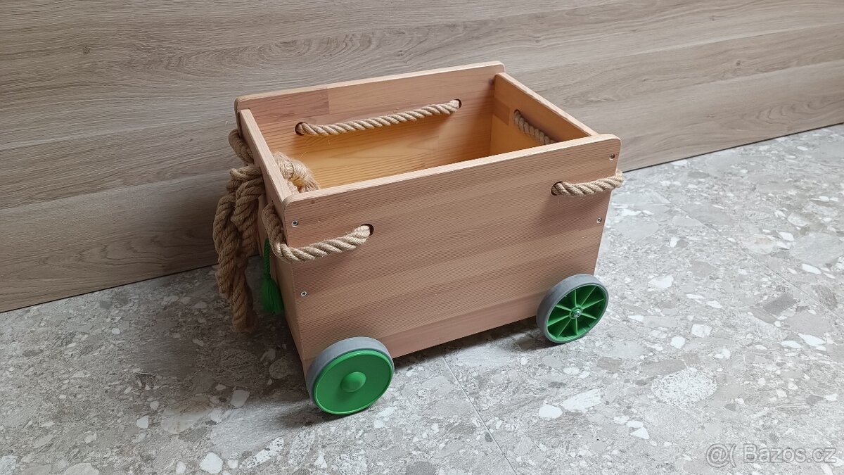 Dětská garáž s vozíčkem - 3