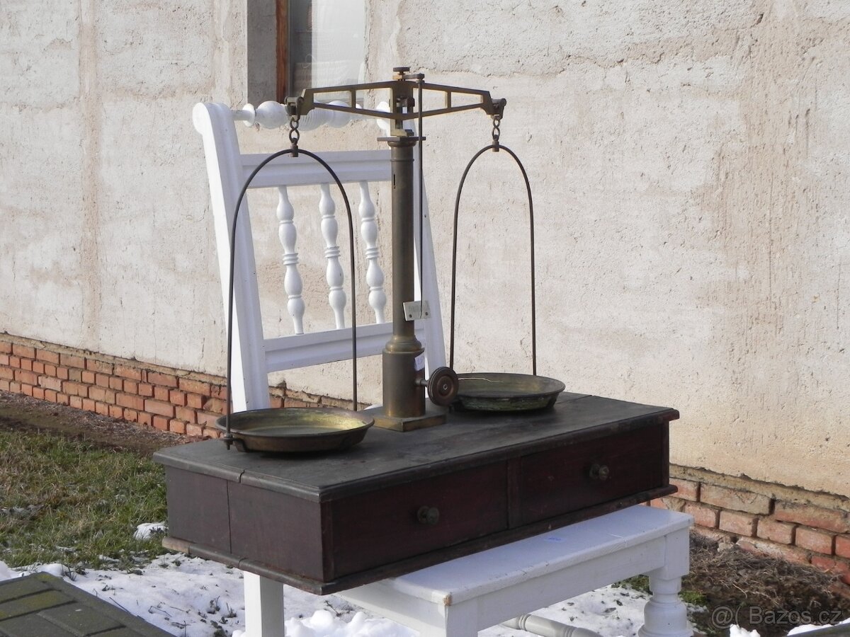 Staré lékařské váhy - 3