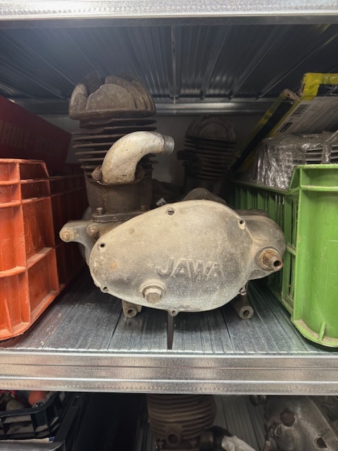 JAWA - ROBOT - motor před repasem - 3