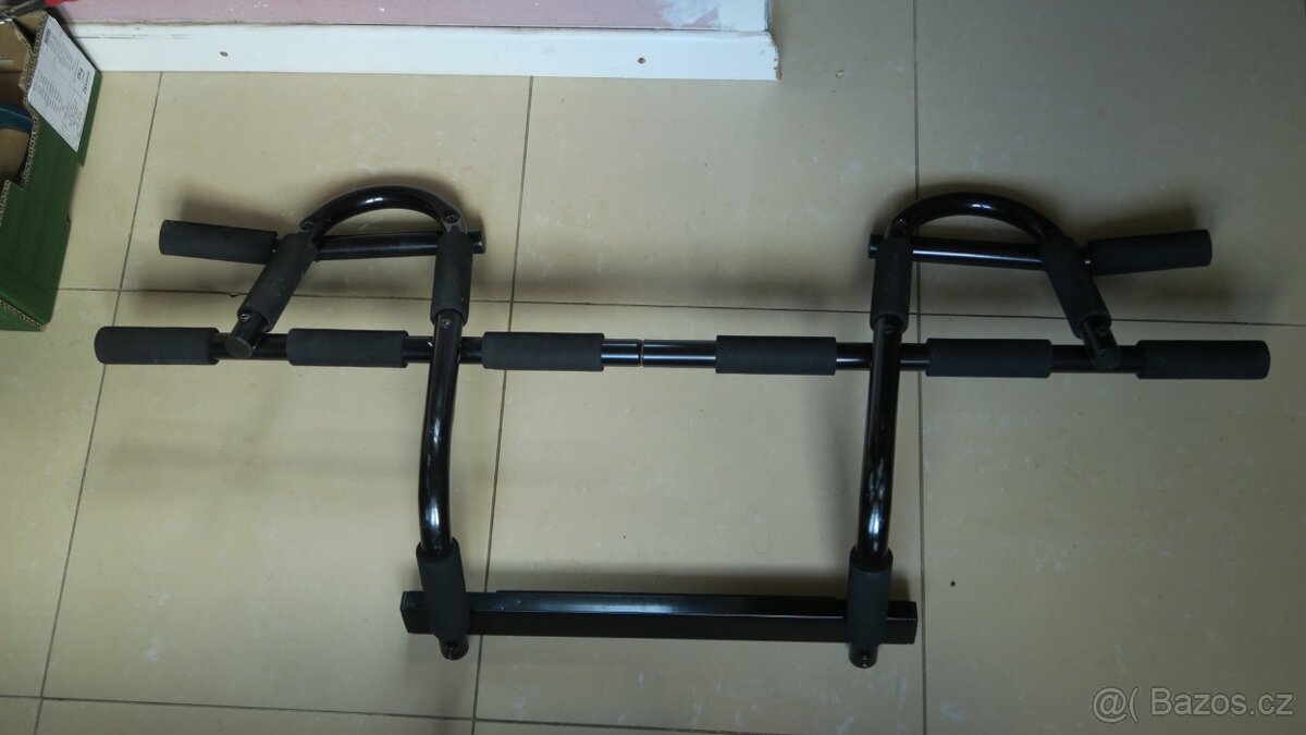 Posilovací hrazda Sveltus - 3