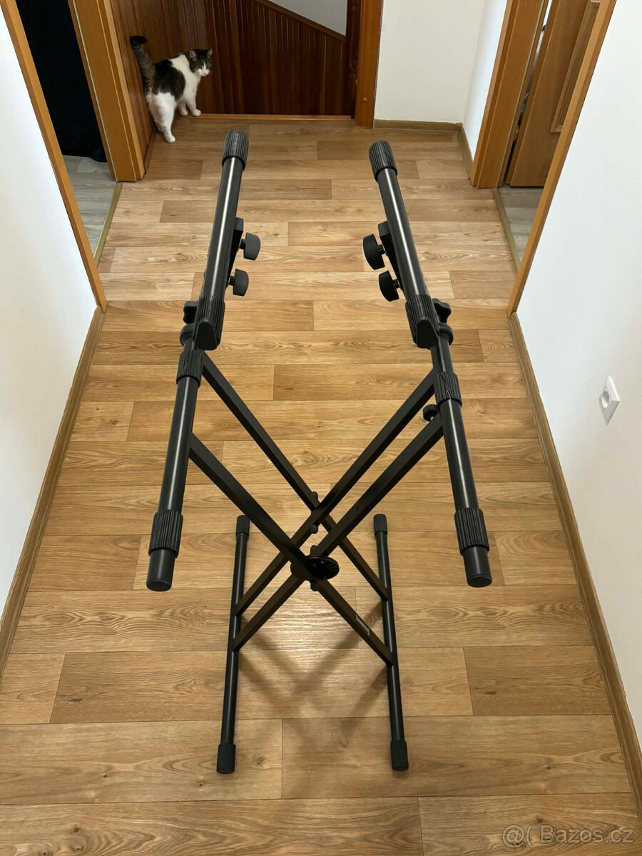 Klávesový stojan pro dvě zařízení Soundking - 3