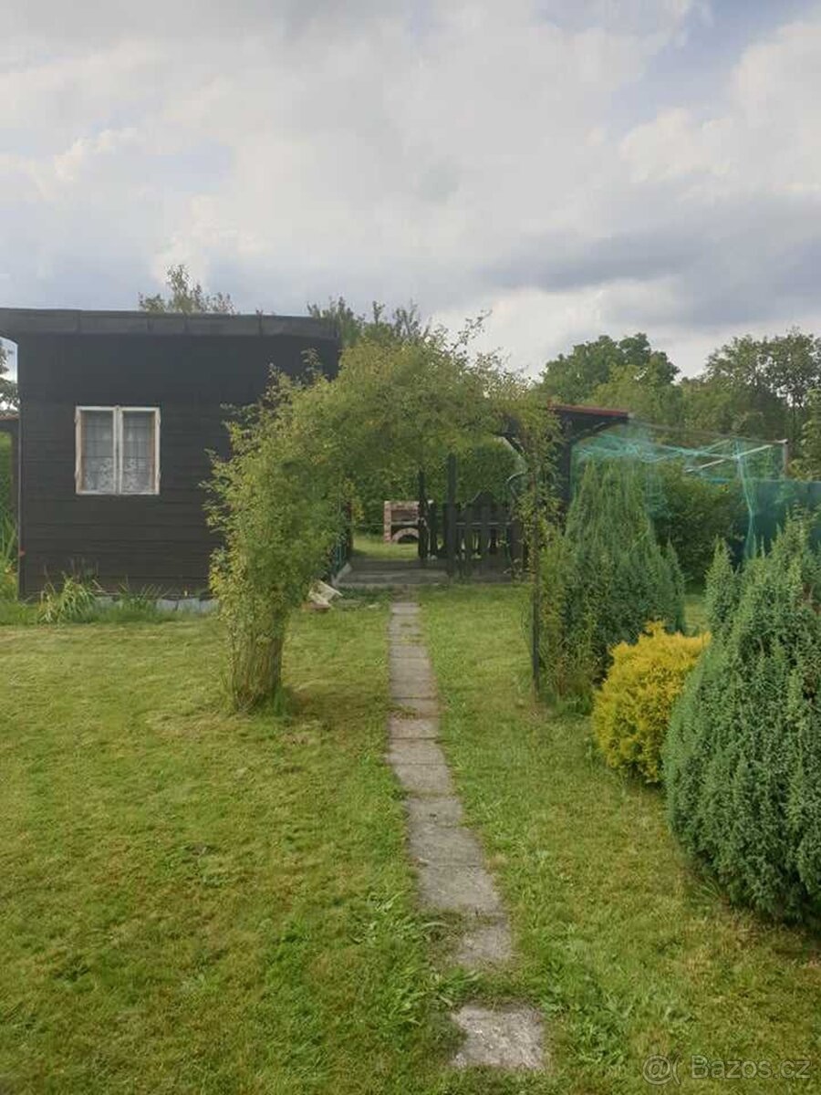 Zahrada s chatkou - 3
