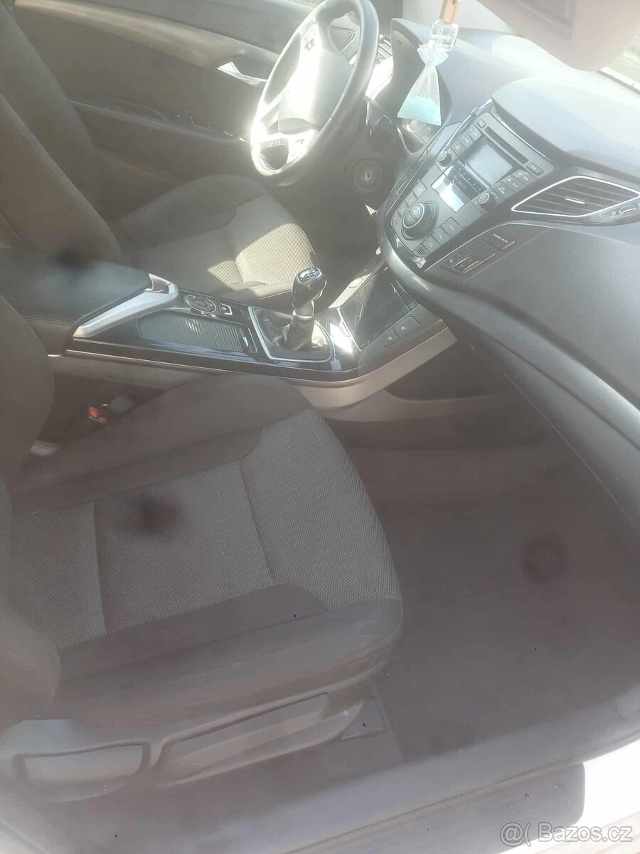 Hyundai i40 prodám či vyměním za bmw x1 - 3