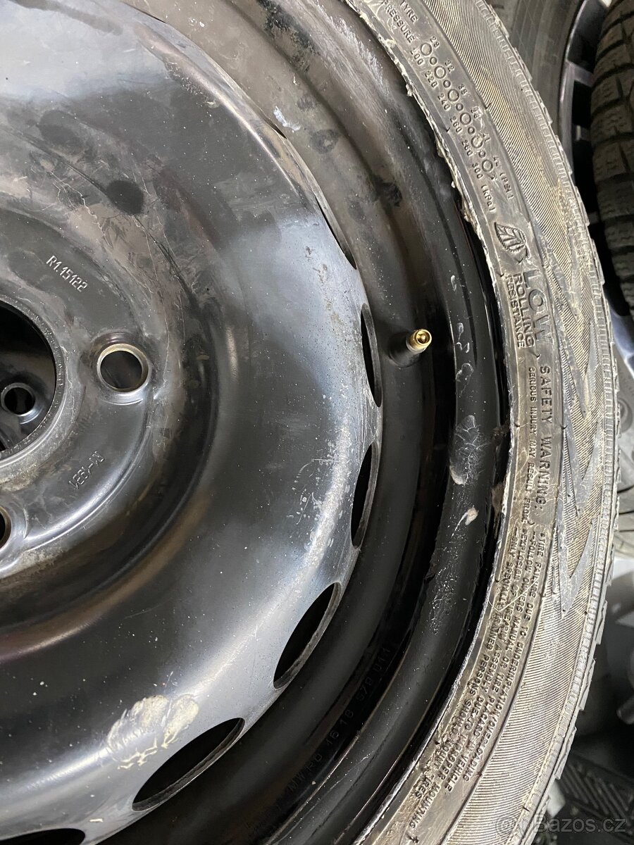 Set zimních pneu Nokian WR D4 na dojetí 165/60R15 - 3