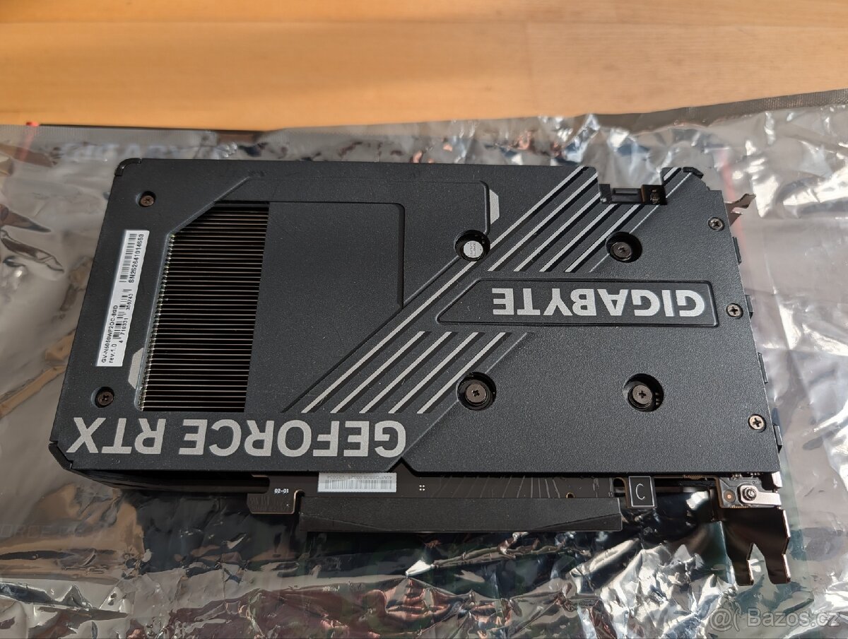 Gigabyte RTX 5050 Windforce OC, kompletní balení - 3