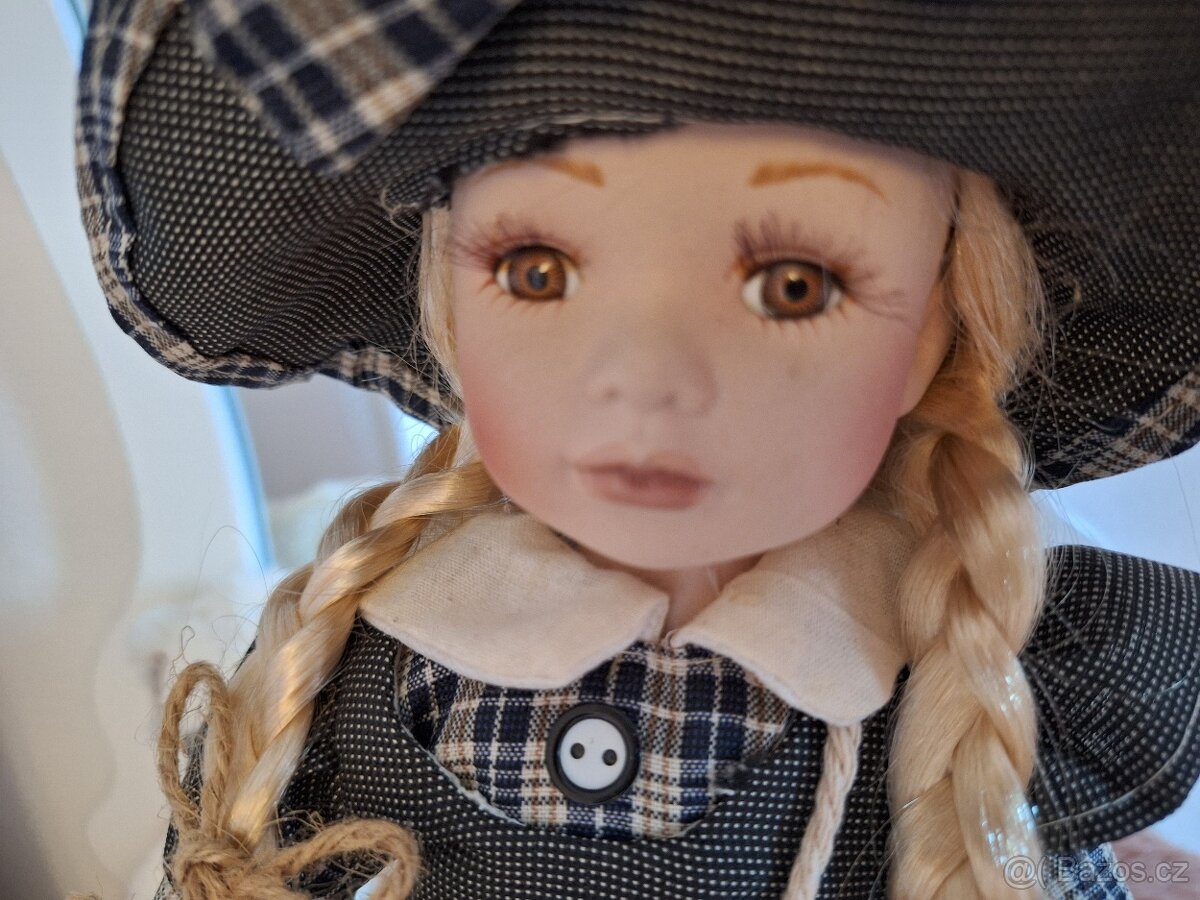 Porcelánová panenka 29 cm - 3