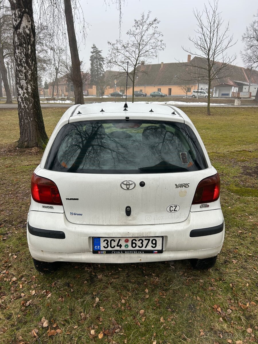 Toyota yaris 1.4. - 3