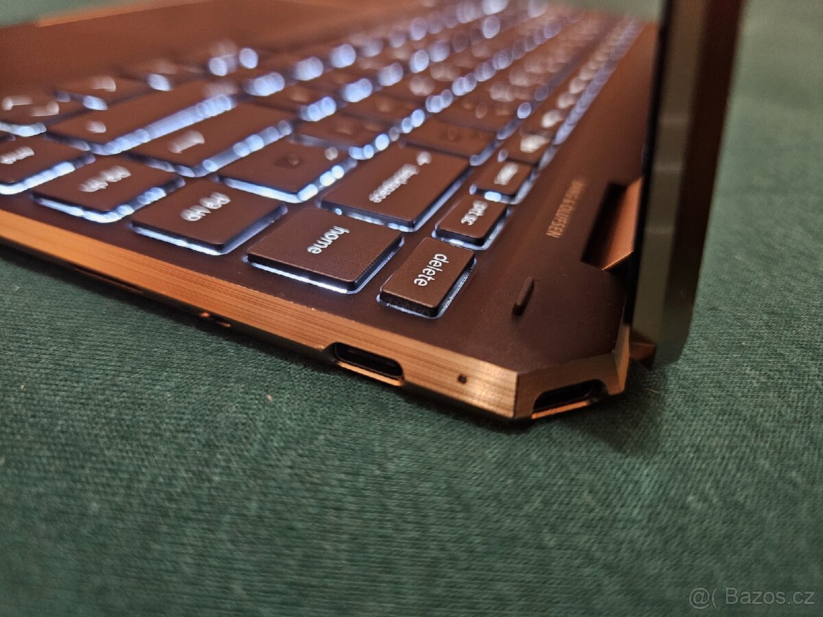 HP Spectre x360: Šperk mezi notebooky v plné výbavě - 3