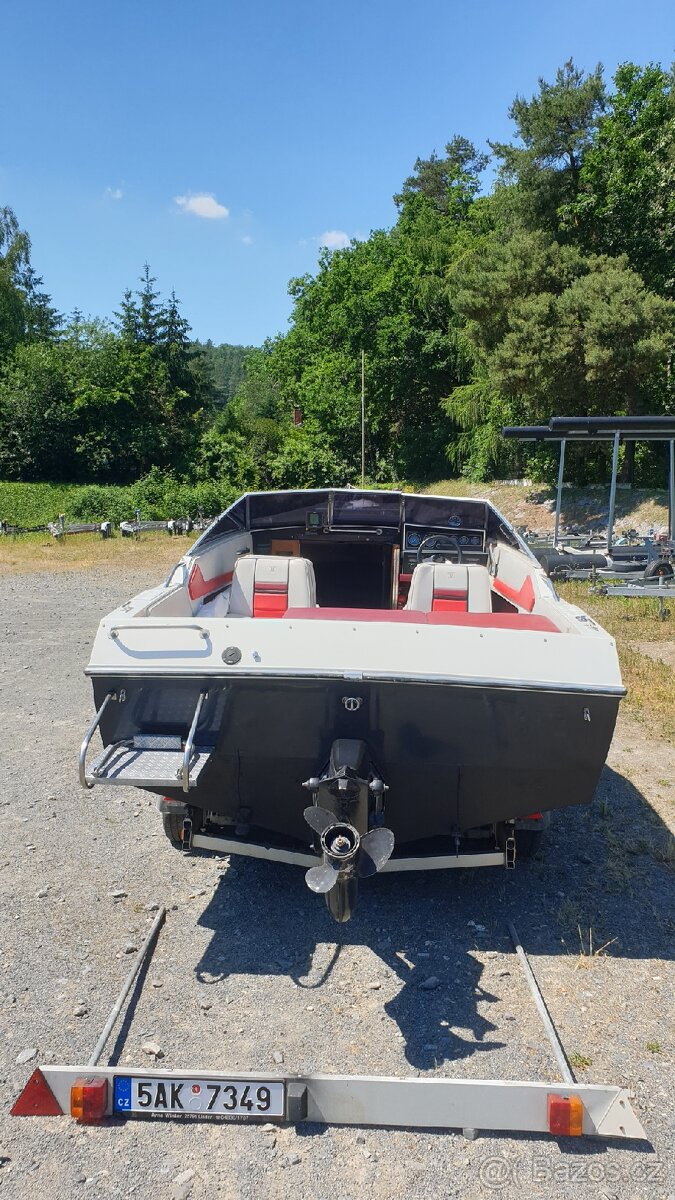 Motorový člun Wellcraft - 3