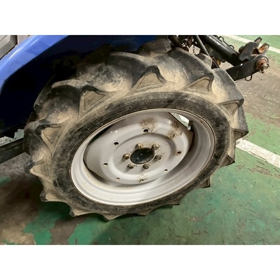 Malotraktor s čelním nakladačem - 3