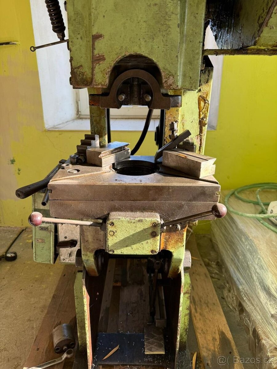 Výstředníkový lis SMERAL LENR 10 - 3