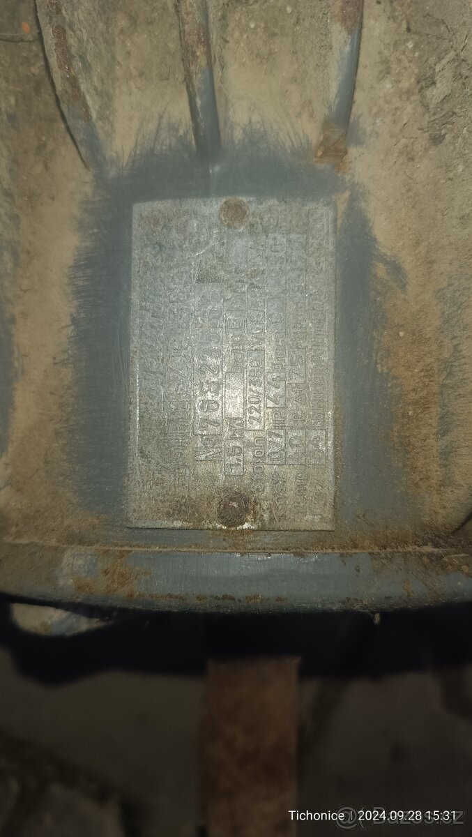 Elektromotor 1.5kW 950ot patkový - 3