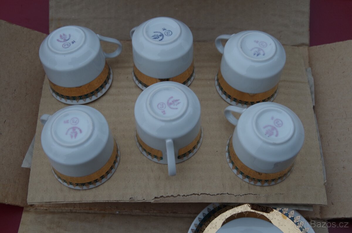 Souprava hrnečků s podšálky z 80.léta - 3