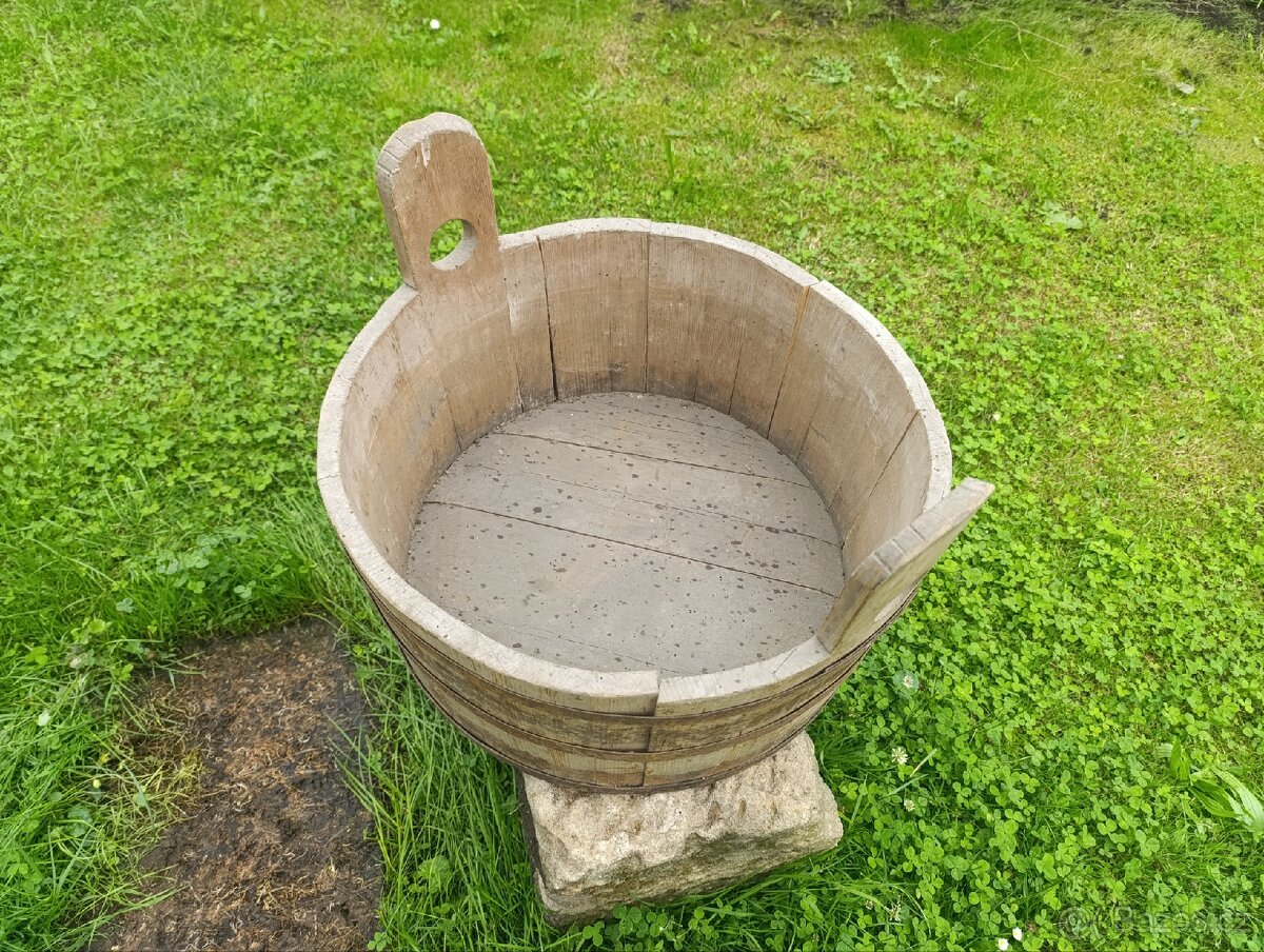 Dřevěný květináč - 3