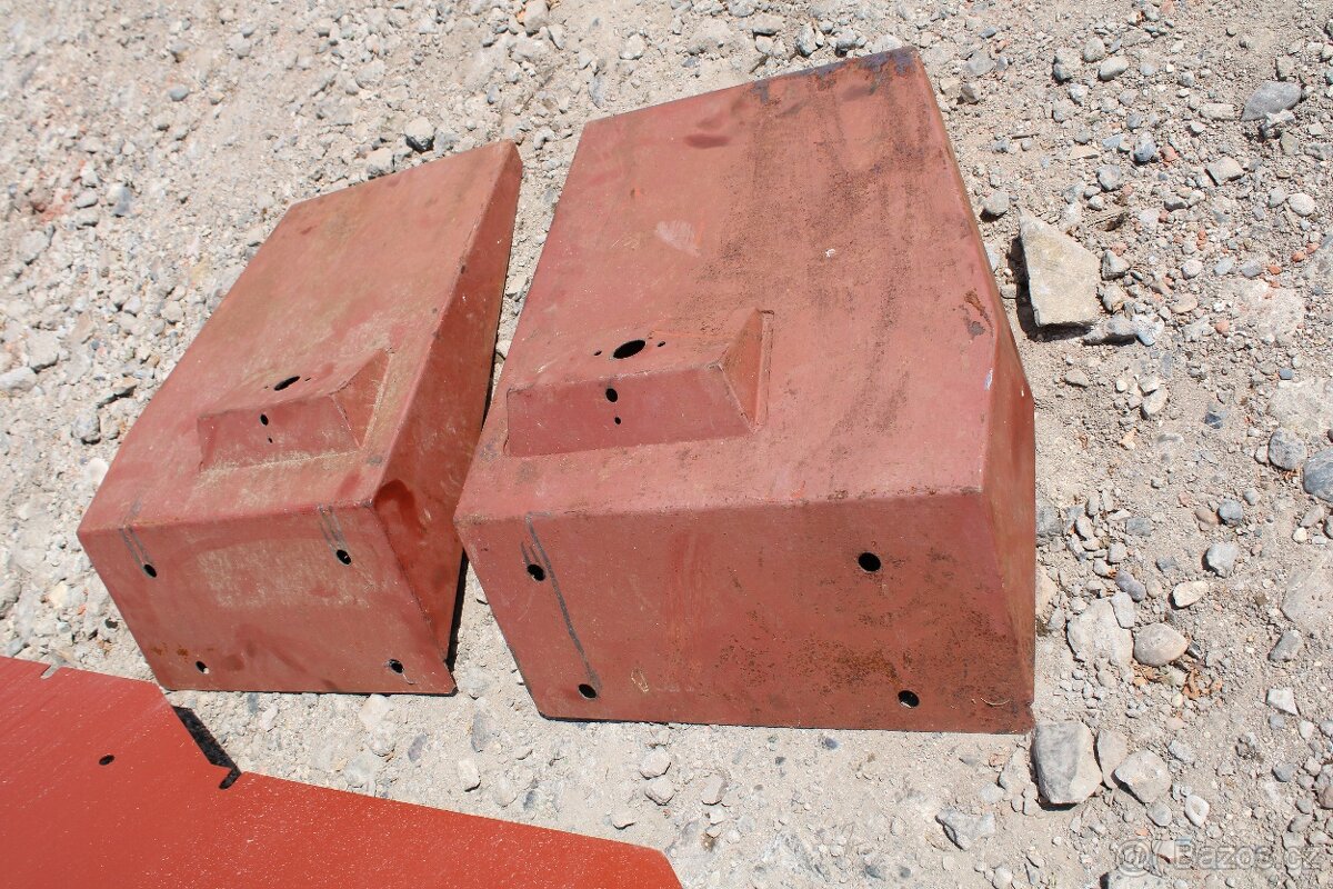 Zetor 7011 7211 7711 zadní blatníky kompletní Čssr výroba - 3