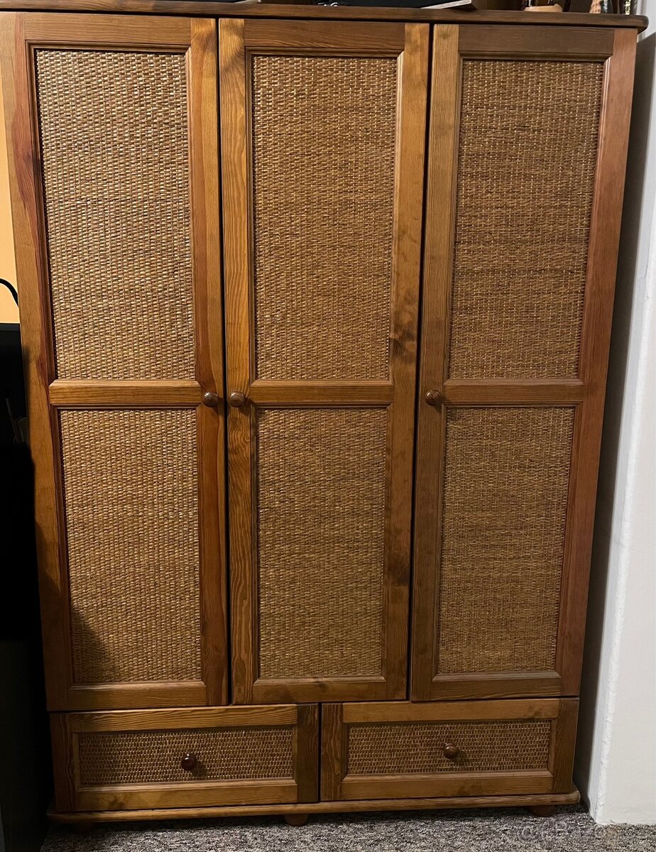 Celodřevěná ložnice komplet - 3