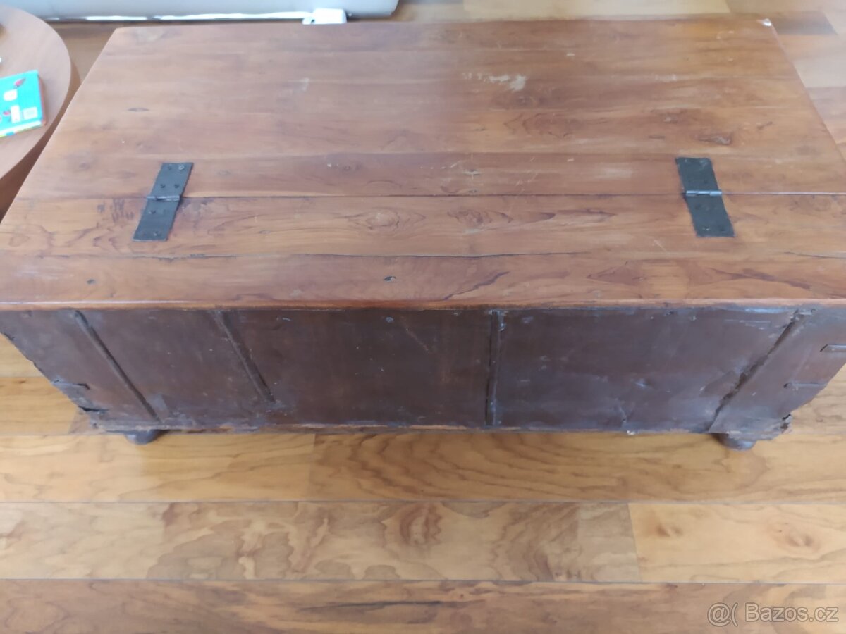 Dřevěná oplechovaná truhla - 3