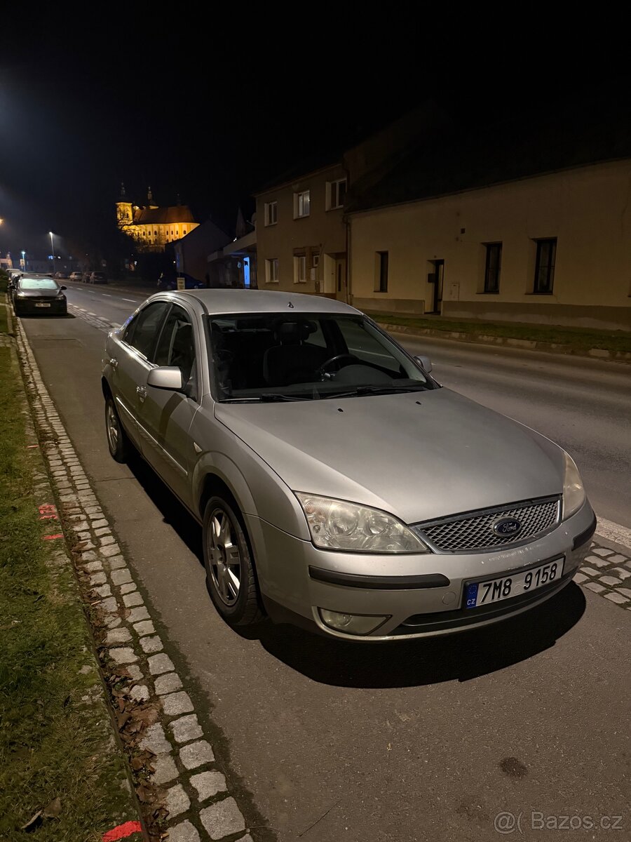 Ford Mondeo mk3 sedan - 3