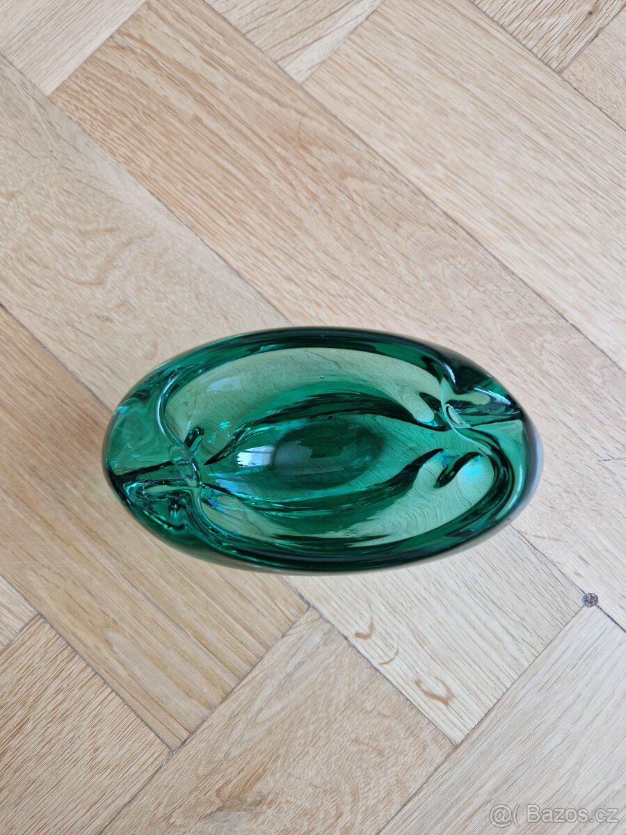 Skleněný popelník - 3