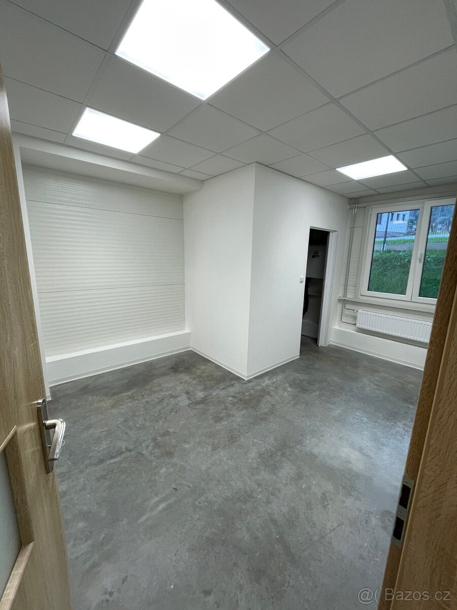 Hala včetně administrativy. - 3