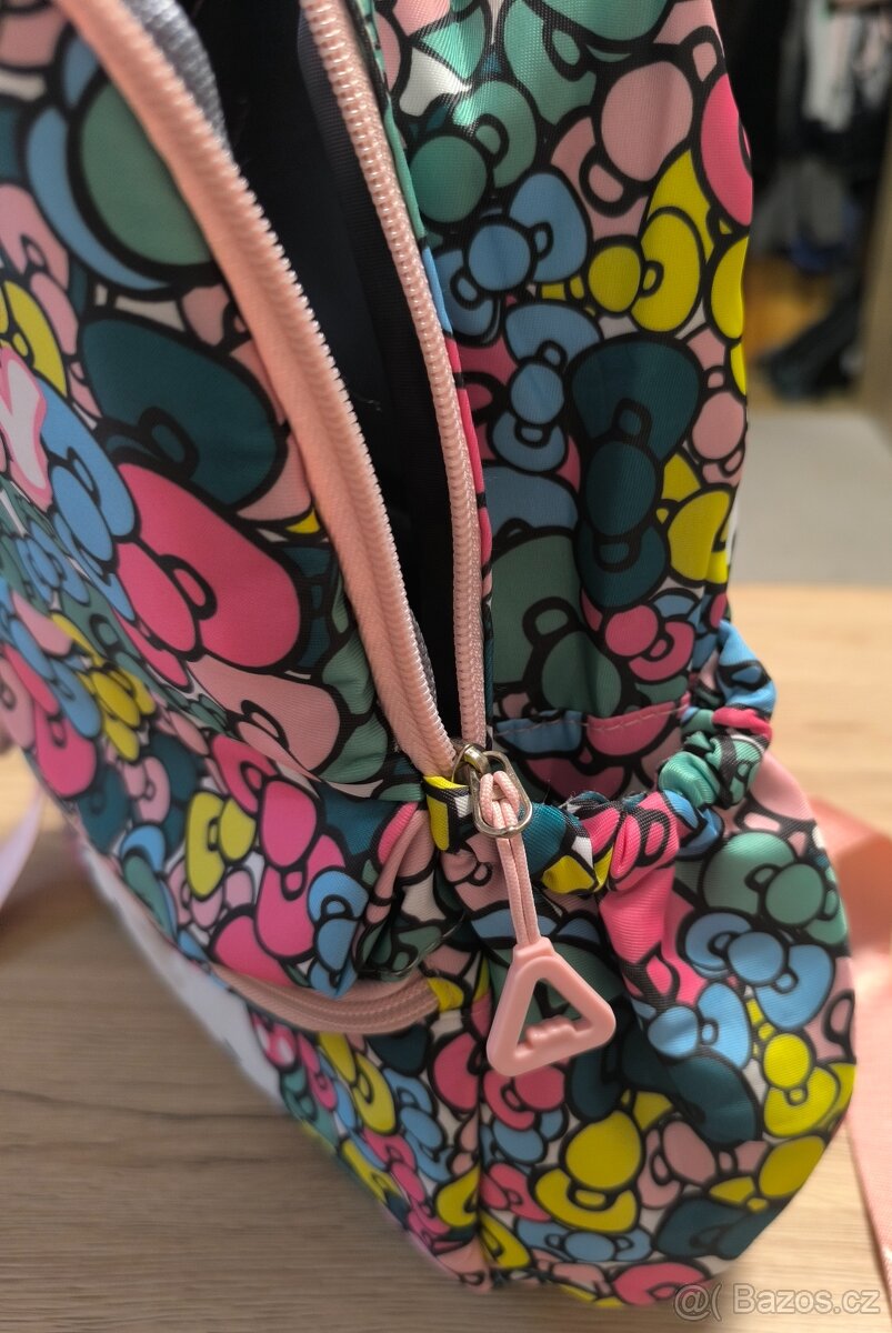 Úžasný batůžek Hello Kitty čtyřdílný set - 3