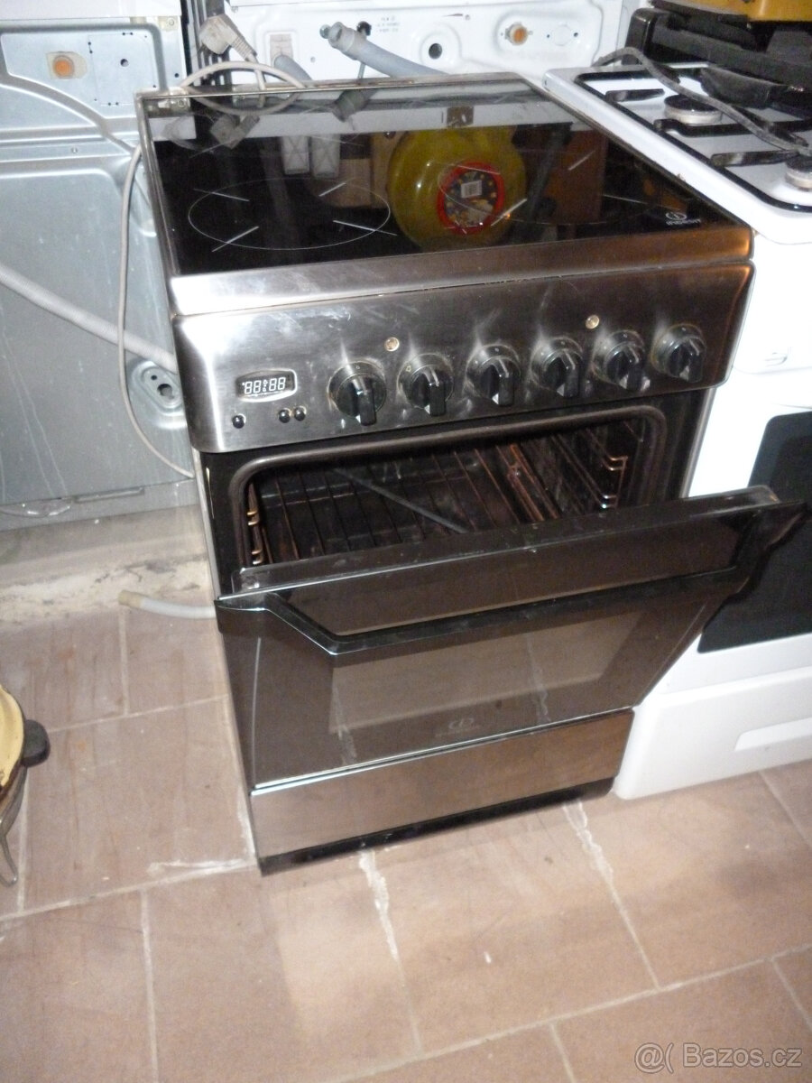 elektrický sporák indesit nerez na 230v,sklokeramická deska - 3