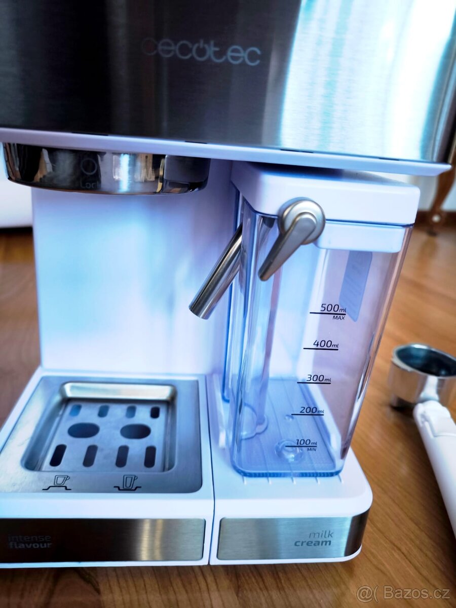 Pákový tlakový kávovar Cecotec 01557 - 3
