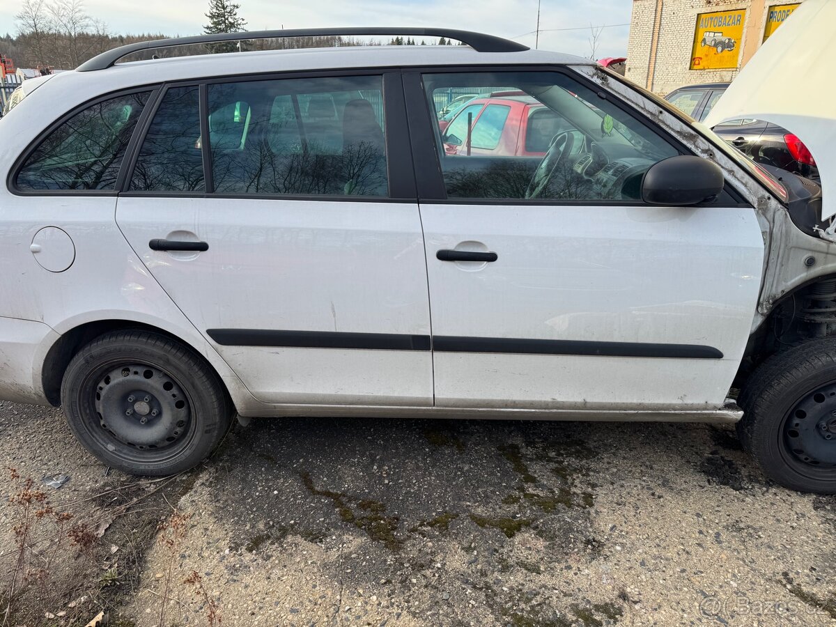 Škoda Fabia II Dveře - 3