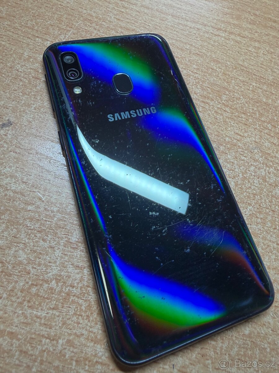 Samsung Galaxy A40 64 GB - 3