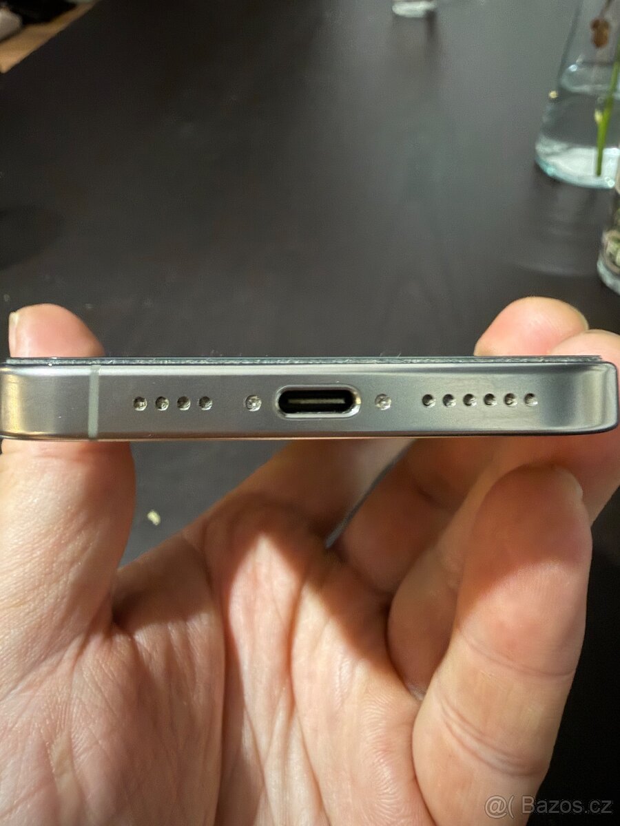 Apple iPhone 16 Pro Max 256 GB - 3