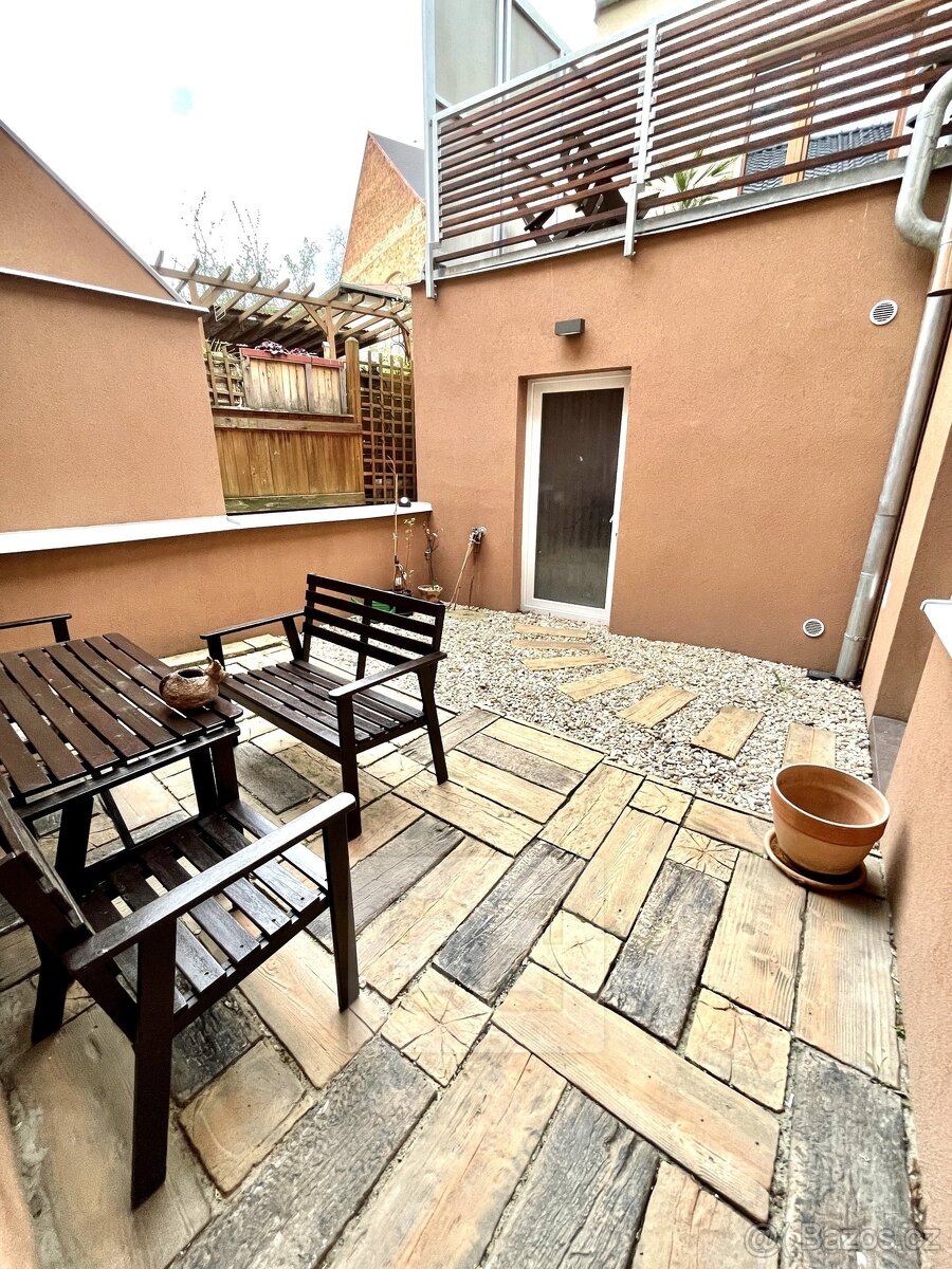 Pronájem zrekonstruovaného bytu 3+kk ve vynikající lokalitě - 3