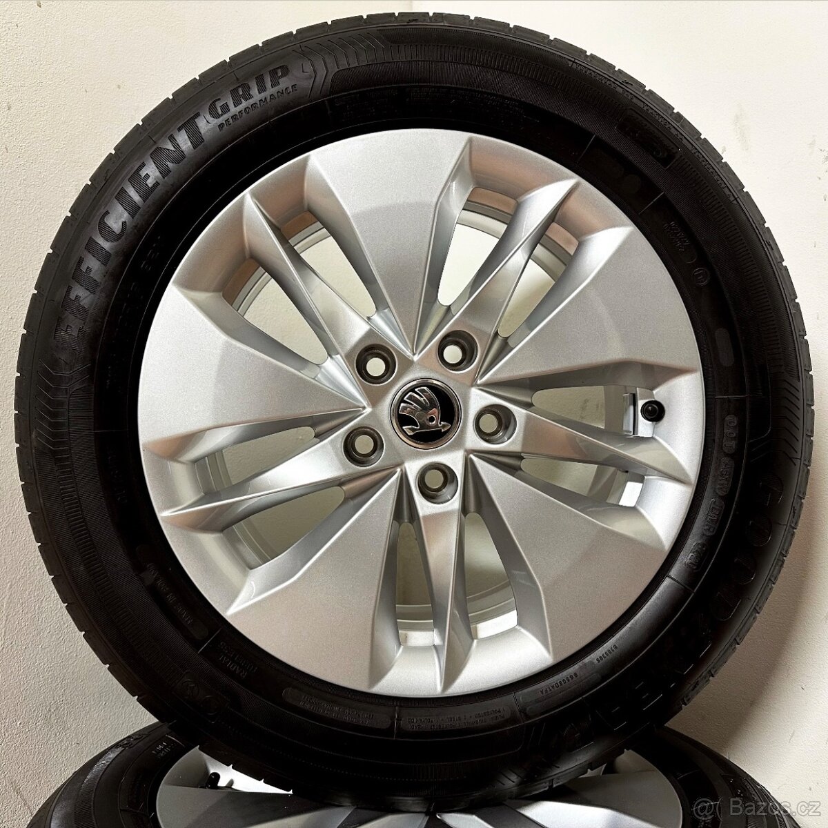 ŠKODA OCTAVIA IV 5x112 R16 ET46+LETNÍ 205/60R16 7mm - 3