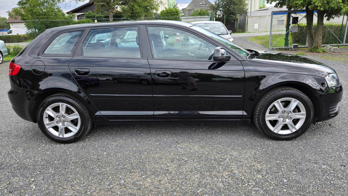 AUDI A3 TFSi ATTRACTION 1MAJITEL - 3