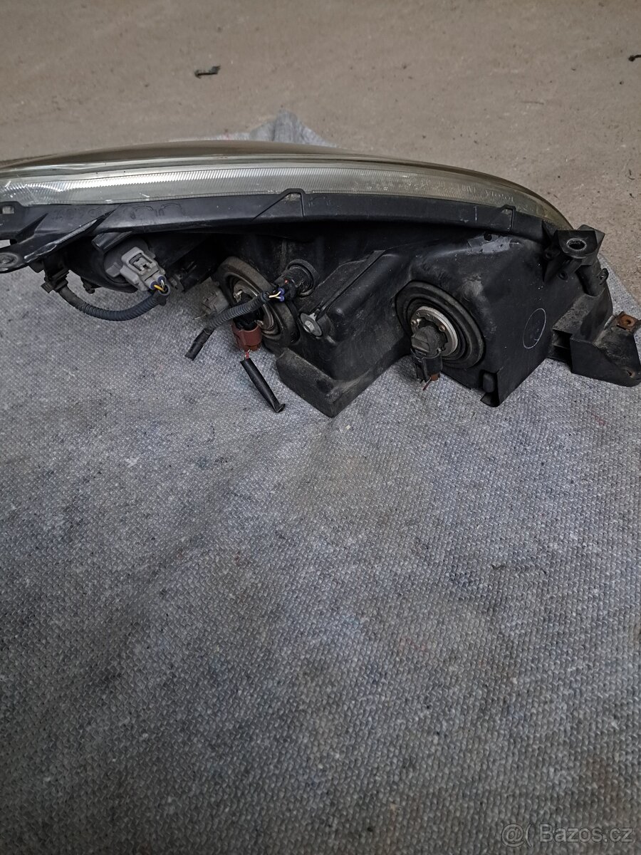 Toyota Corolla Verso originál přední, zadní světla - 3