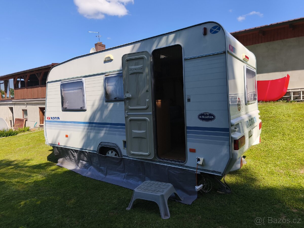 Karavan ADRIA 432 PX s elektrickými pojezdy - 3
