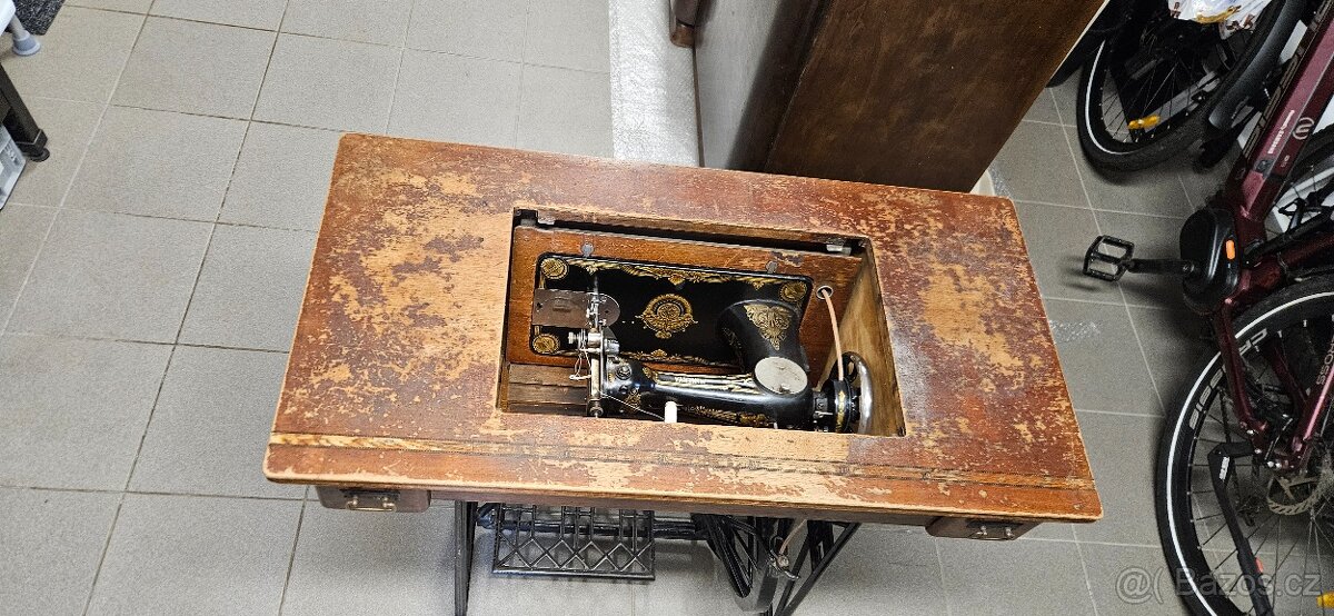 Starožitný šicí stroj - 3