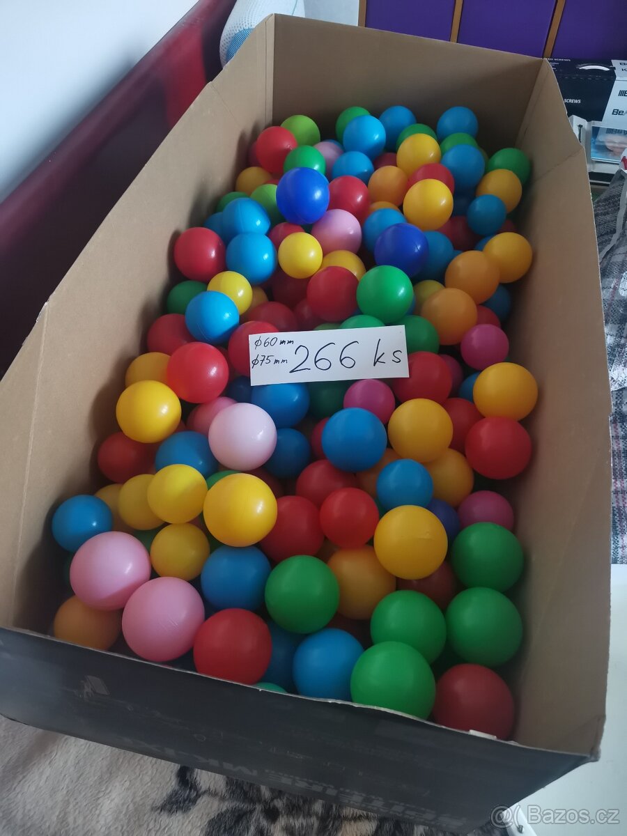 Nabízím plastové míčky - 3