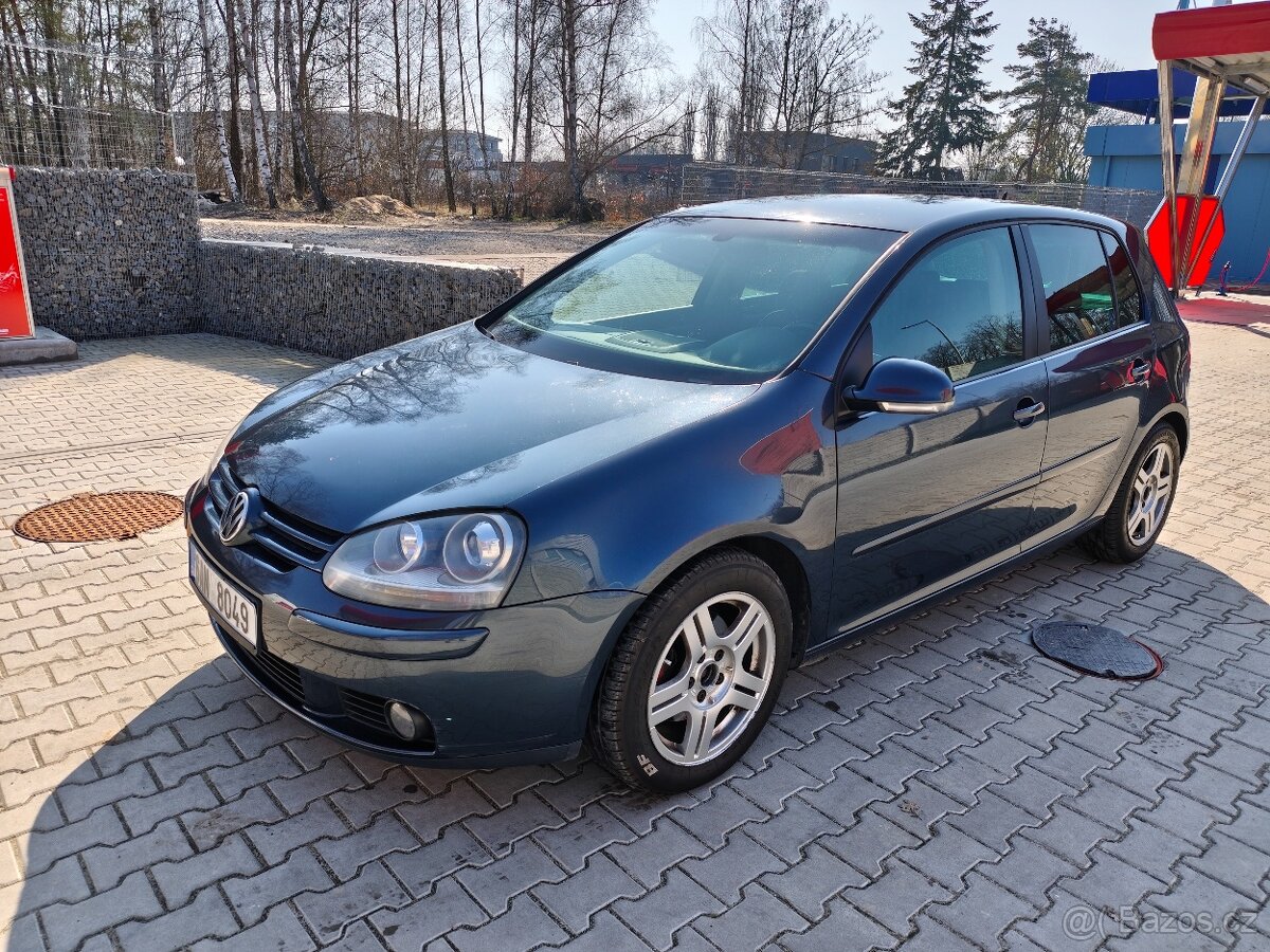 VW Golf 5 - 3