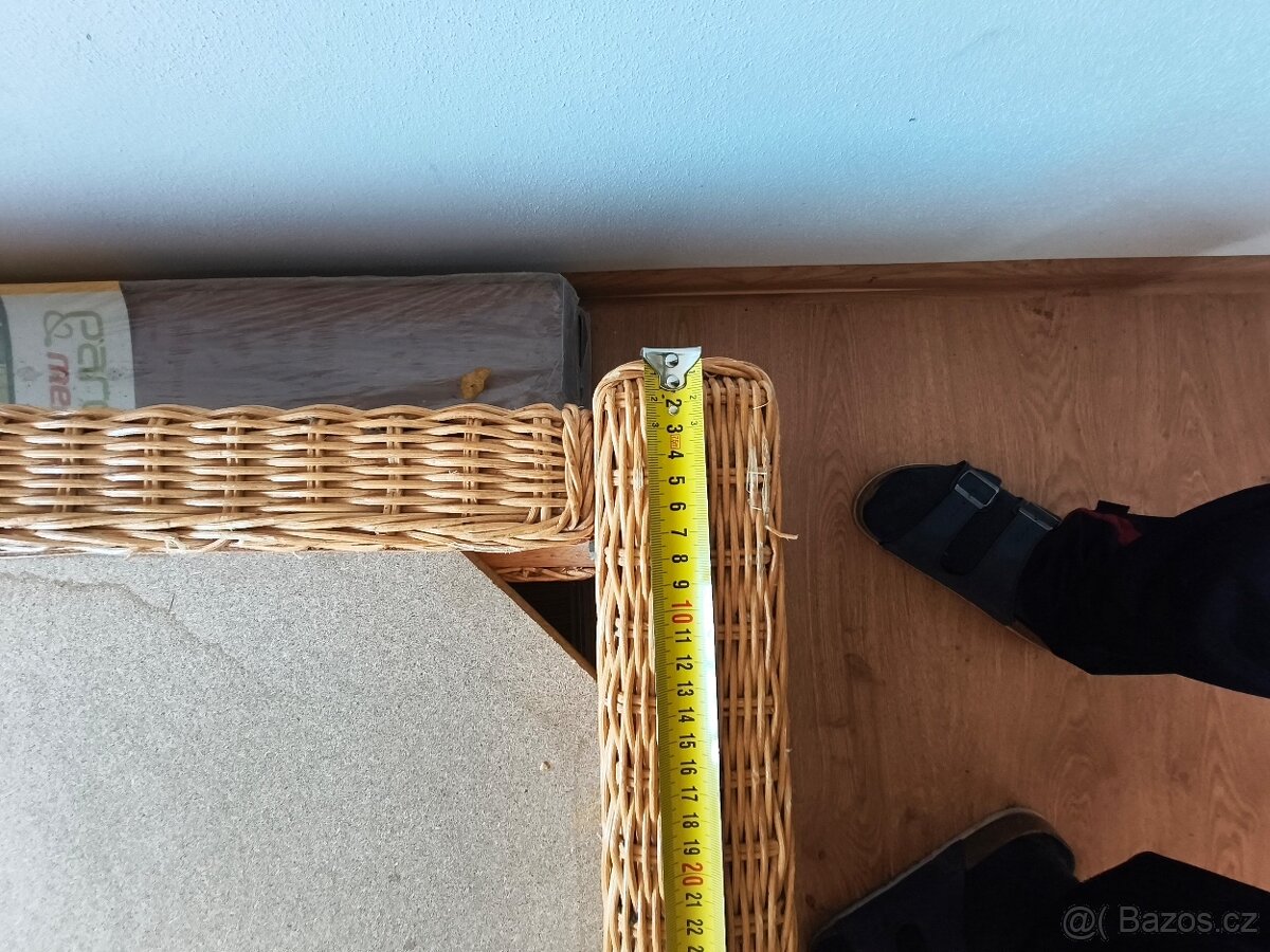 Ratanová postel z masivu - 3