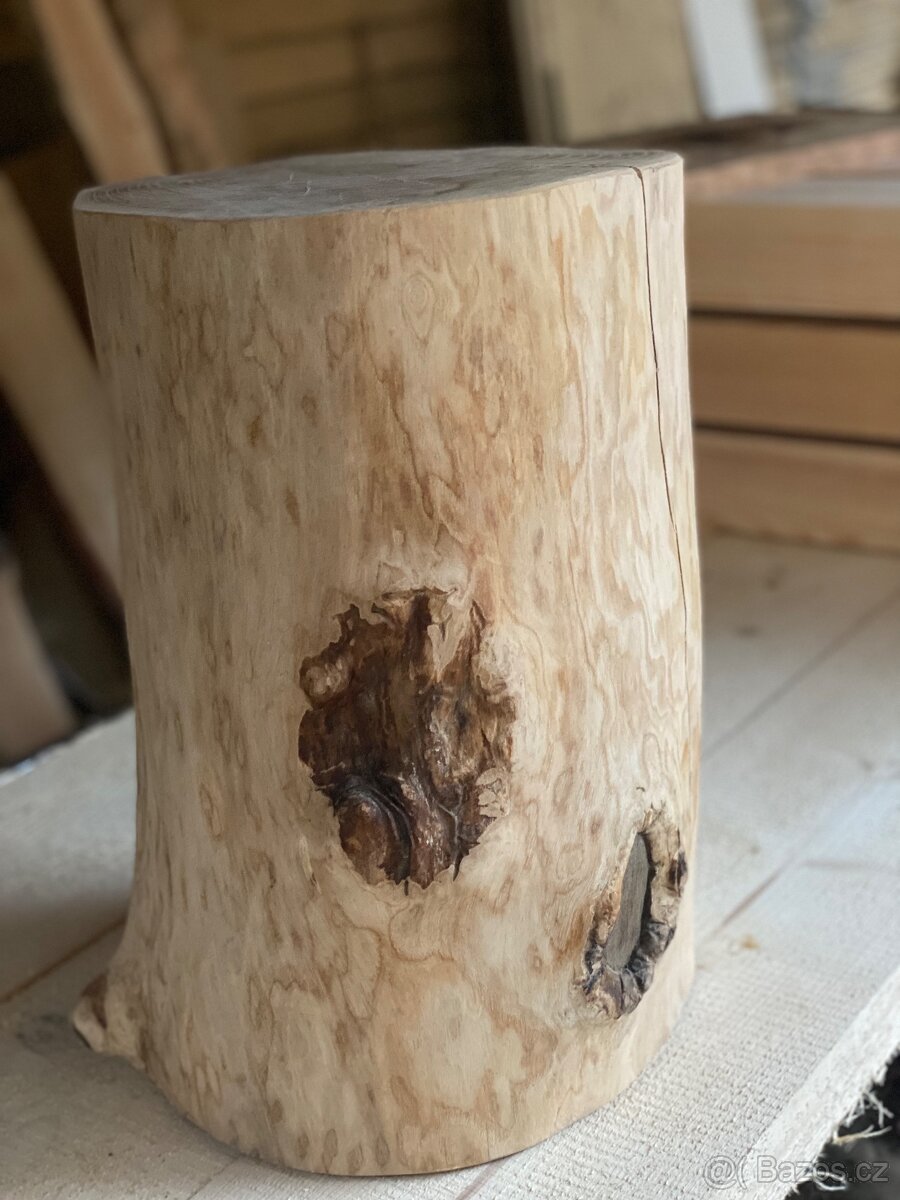 Designovy masivní špalek/stolek - 3
